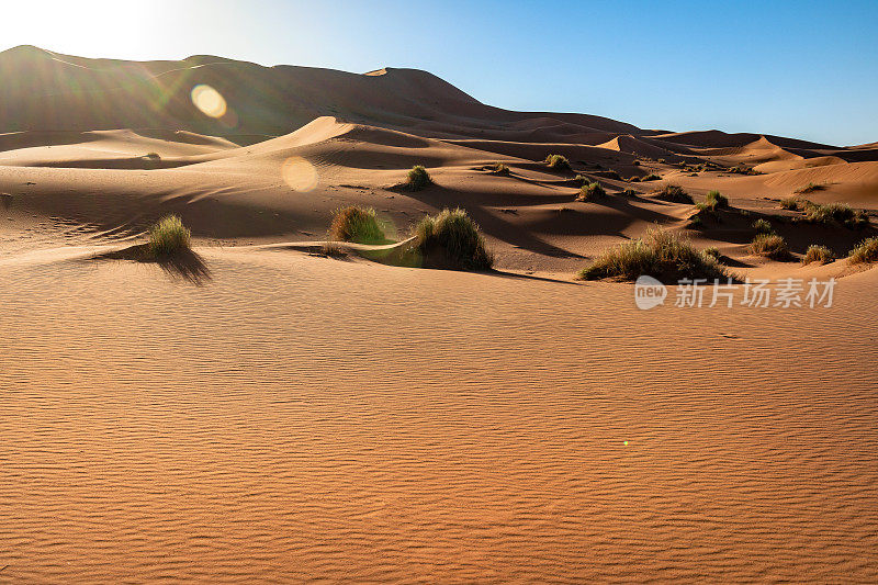 沙子和Erg Chebbi沙漠，Merzouga，摩洛哥，北非